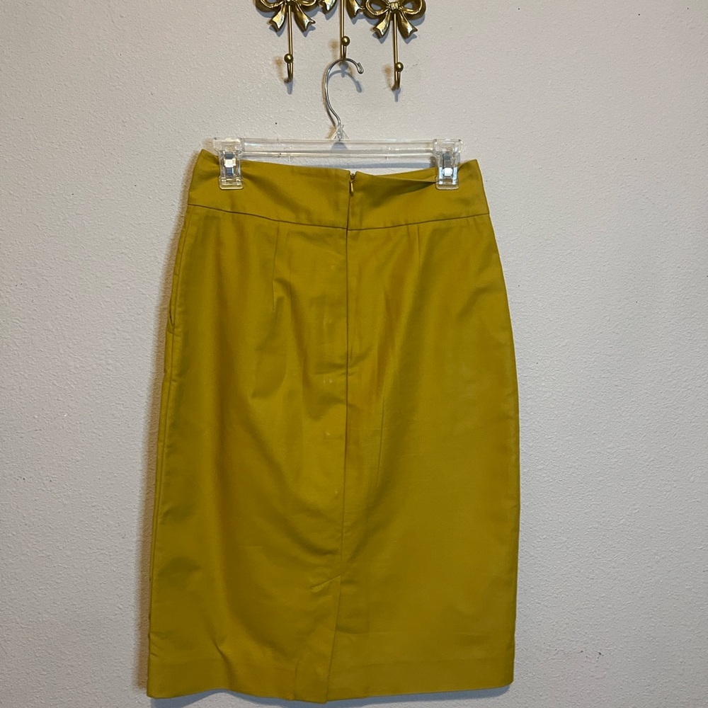 Chic Mauve for Anthropology Mustard Button-Down Pencil Skirt. Size 4 - Picture 5 of 6